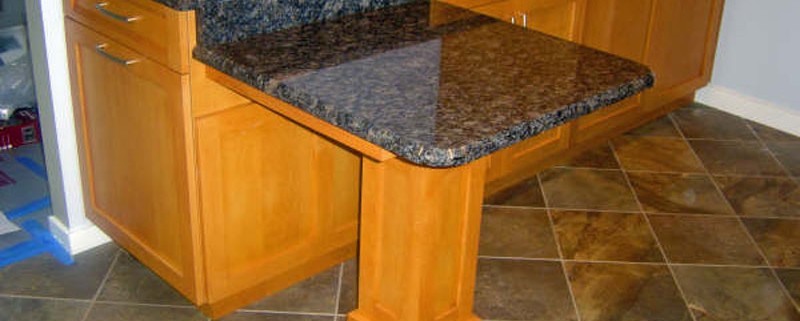 Traditional stained kitchen countertop